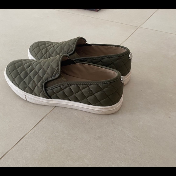 Size 8 green Steve Maddens - Picture 2 of 3